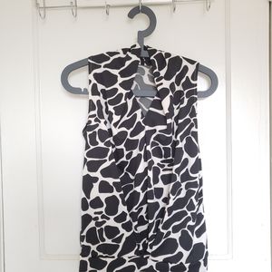 NWOT Sleeve less Polyester Shirt